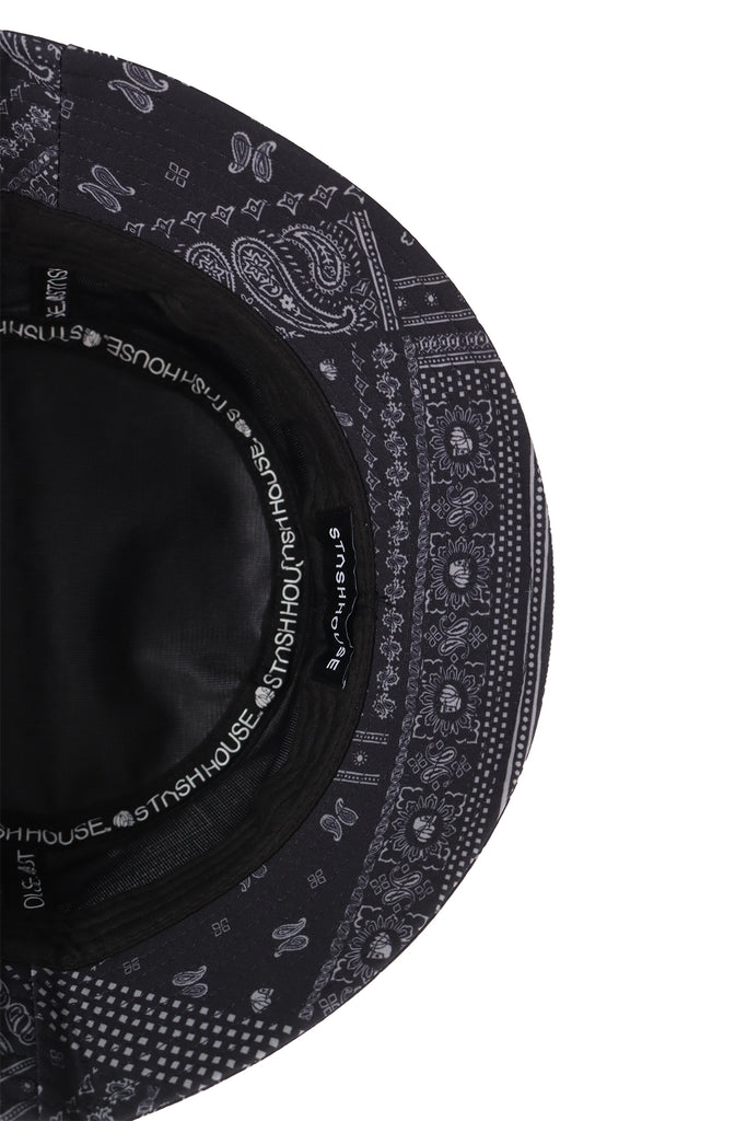 "BANDANA" BLACK BUCKET HAT